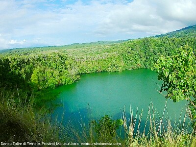 Danau Tolire di bawah Gunung Gamalama - Pulau Ternate