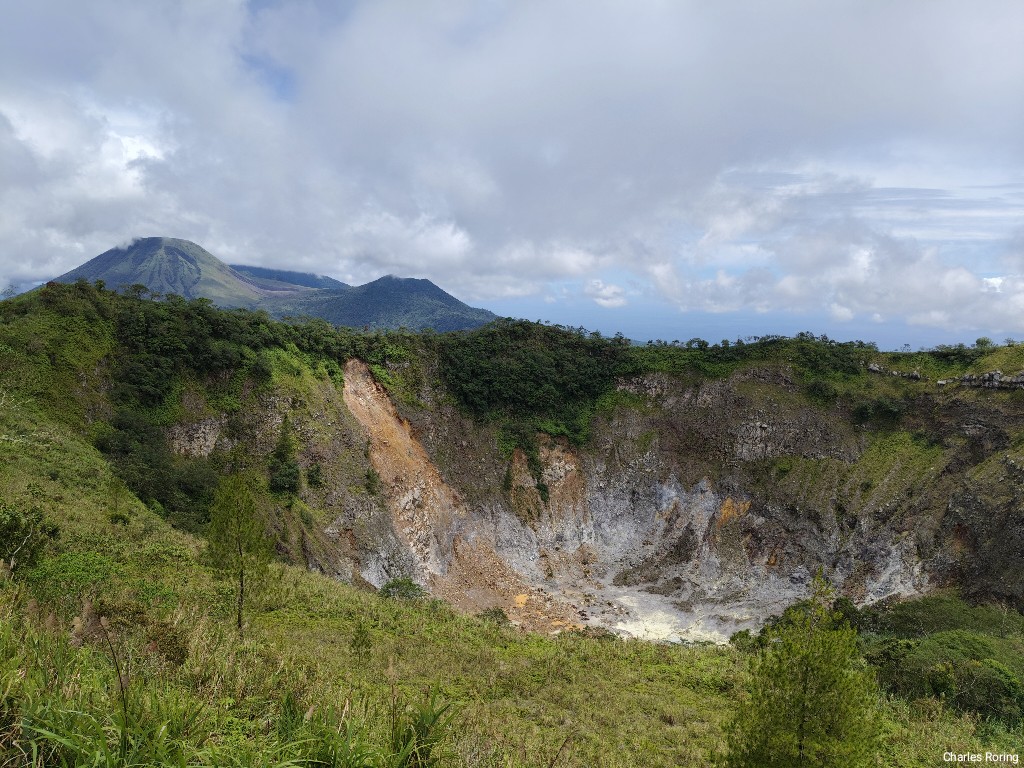 hiking tour in Minahasa highland to Mahawu volcano